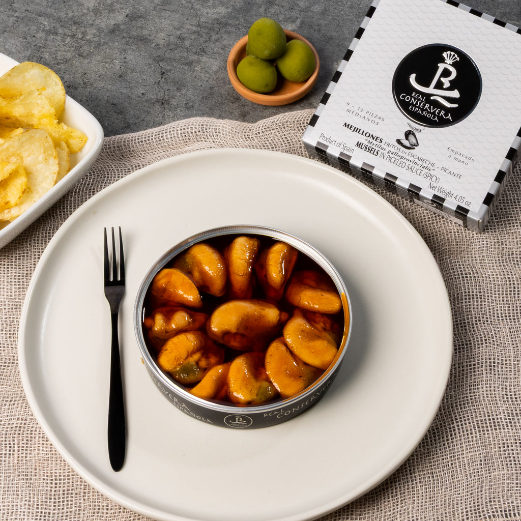 Real Conservera Española Large Mussels in Spicy Pickled Sauce – 9/12 Pieces