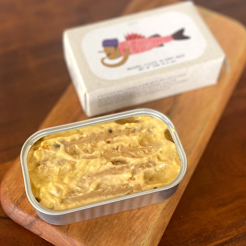 José Gourmet Mackerel Fillets in Curry served in an opened tin