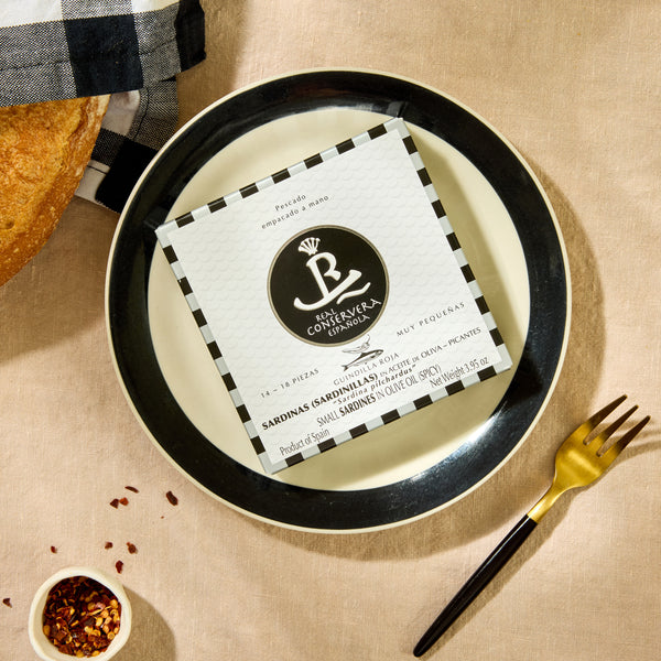 Real Conservera Española Small Sardines in Spicy Olive Oil 10/14