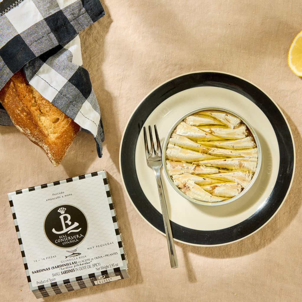 Real Conservera Española Small Sardines in Spicy Olive Oil 10/14