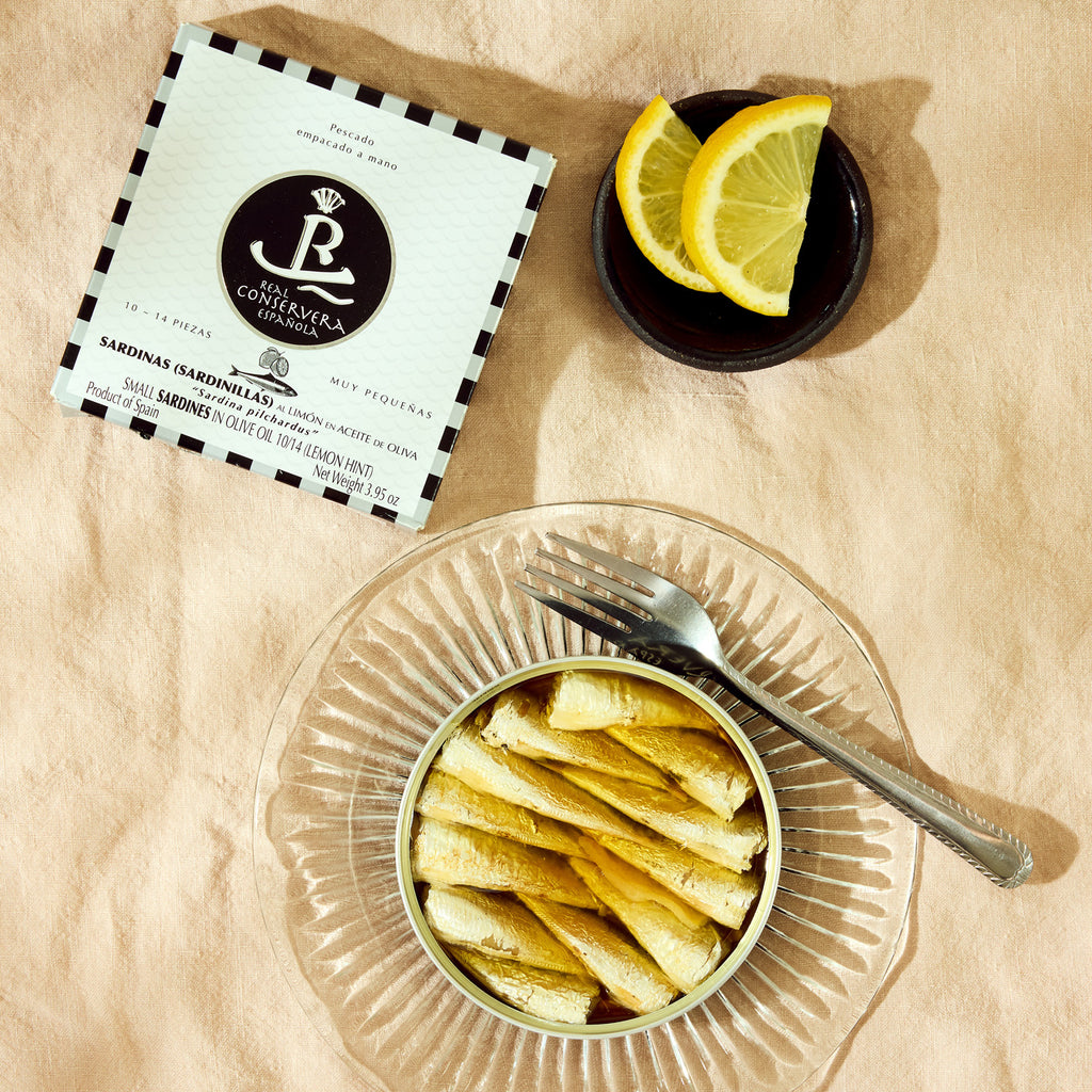 Real Conservera Española Small Sardines with Lemon in Olive Oil 10/14