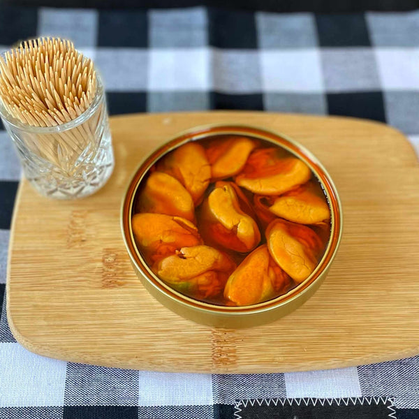 Ramón Peña Mussels in Pickled sauce served in a open tin