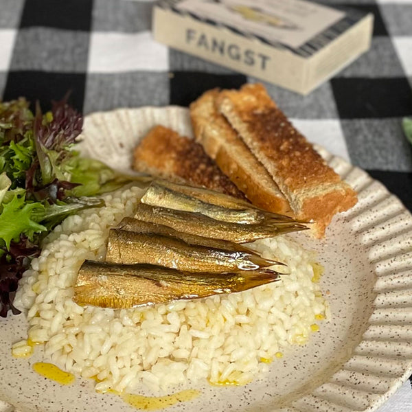 Fangst Brisling No. 2 Baltic Sea Sprat Smoked in Cold Rapeseed Oil - beautifully served